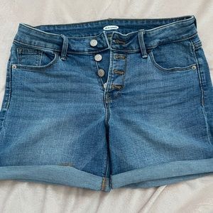 Old Navy button and fly shorts, size 4